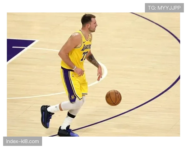 灰熊108比100击败独行侠莫兰特25分东契奇空砍30分 灰熊108比100击败独行侠莫兰特25分东契奇空砍30分